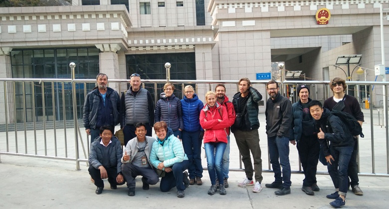 Gruppenphoto unserer Gruppe in Gyirong, bevor sie weiter nach Kailash fahren