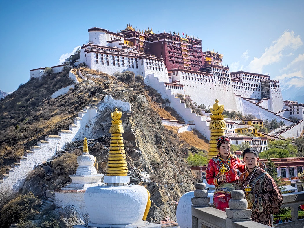 Der Chakpori Berg bietet eine ideale Fotospot für den Potala Palast