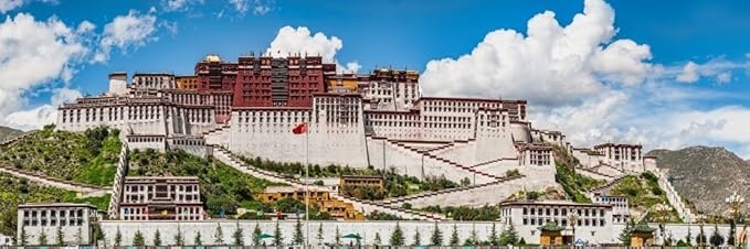 Potala Palast, das Wahrzeichen der Stadt Lhasa und ein bleibendes Symbol der tibetischen Kultur, Geschichte und Spiritualität