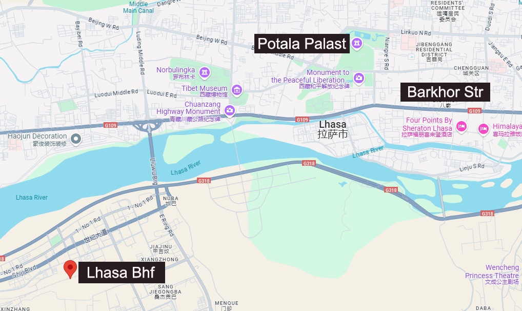 Der Bahnhof von Lhasa liegt 10 Kilometer von der Lhasaer Innenstadt sowie dem berühmten Potala Palast entfernt