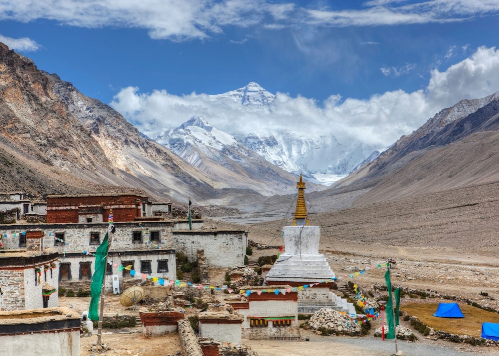 Das Rongbuk Kloster, das höchstgelegene Kloster der Welt sowie der Mount Everest