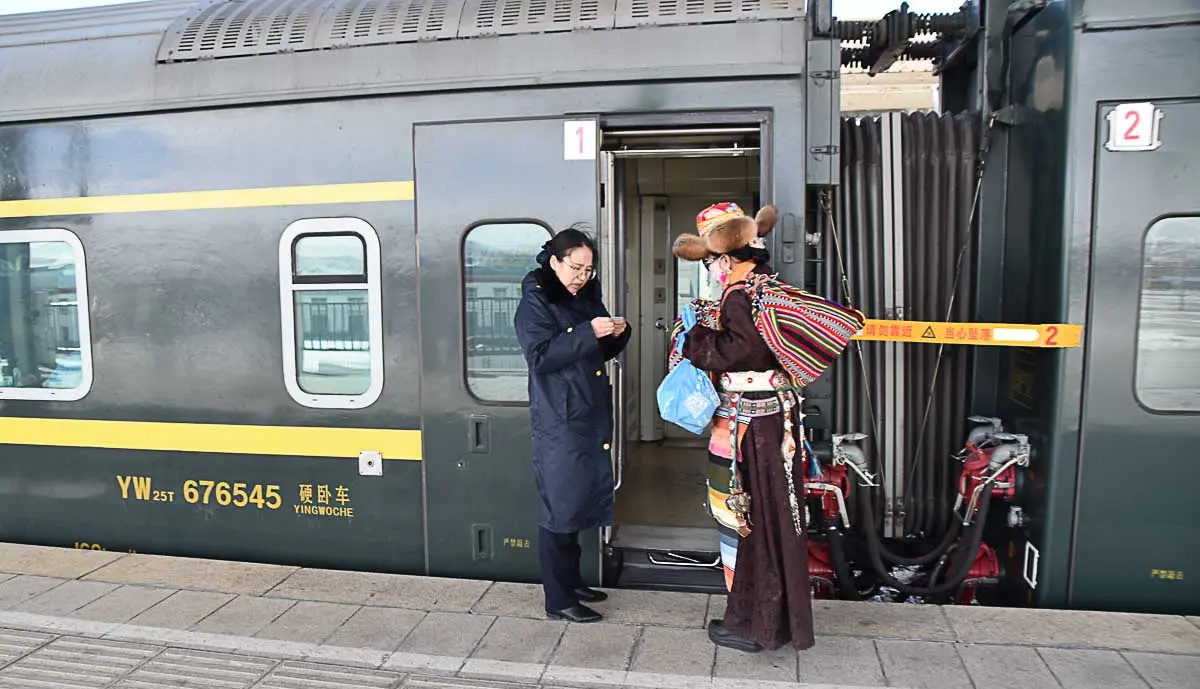 Eine Zugreise nach Tibet hilft bei der Akklimatisierung