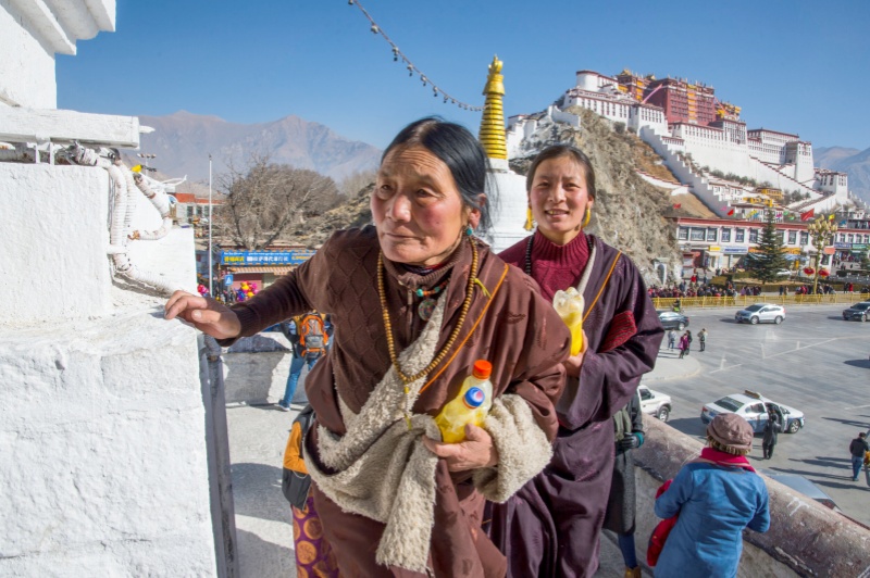 Lhasa liegt auf 3650m höhe und ist der perfekte Ausgangspunkt für Reisen zu unterschiedlichen tibetischen Regionen.